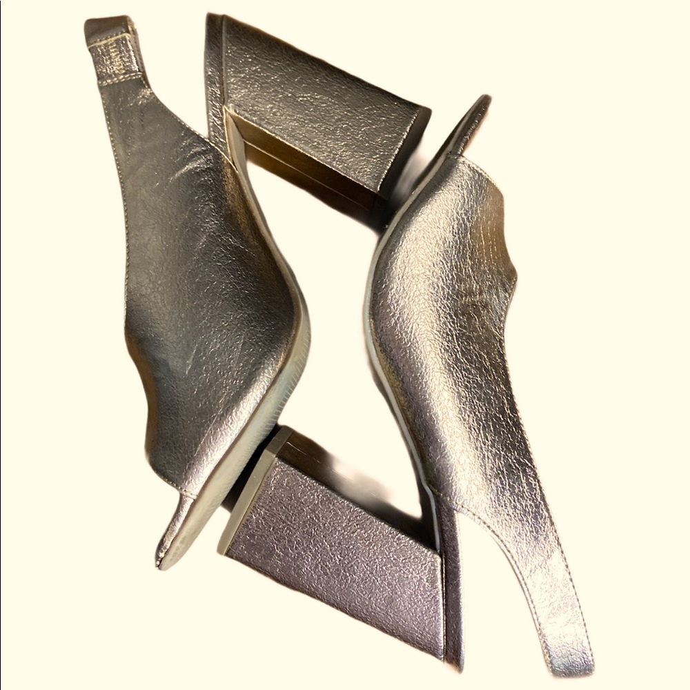 A new day Gold Slingback Heels sz 9